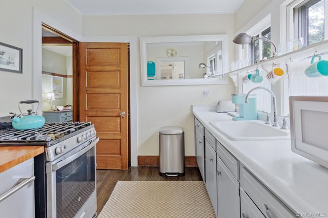 10 Pleasant, East Hampton, NY 11937