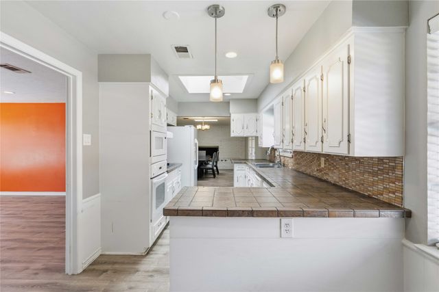 1422 Glenwick Lane, Irving, TX 75060