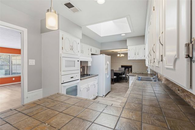 1422 Glenwick Lane, Irving, TX 75060