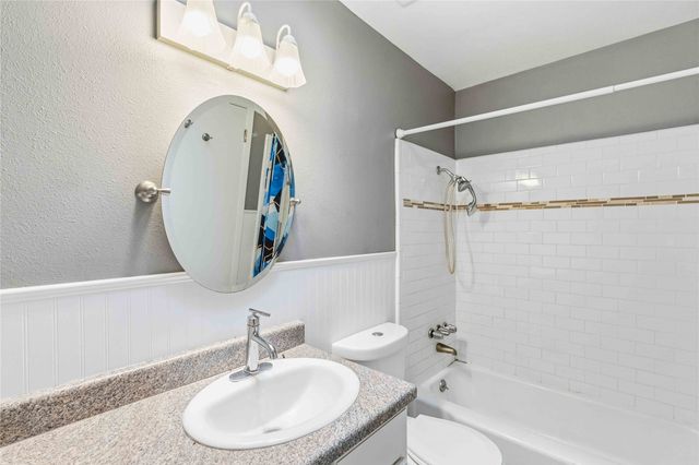 1422 Glenwick Lane, Irving, TX 75060