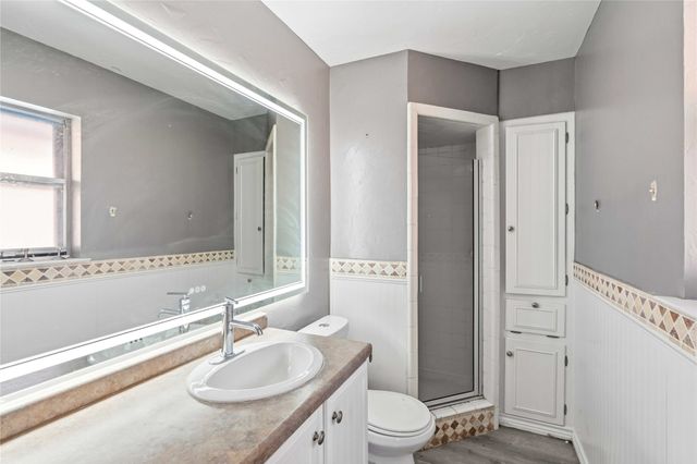 1422 Glenwick Lane, Irving, TX 75060