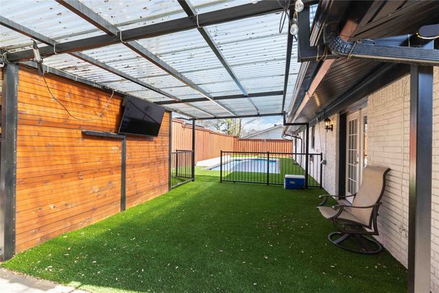 1422 Glenwick Lane, Irving, TX 75060