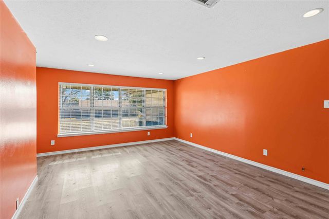 1422 Glenwick Lane, Irving, TX 75060