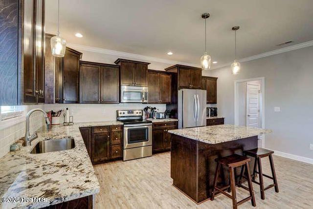 120 Camelot Drive, Holly Ridge, NC 28445