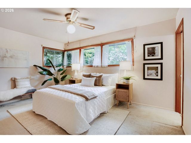 8015 Sw FAIRWAY Dr, Portland, OR 97225