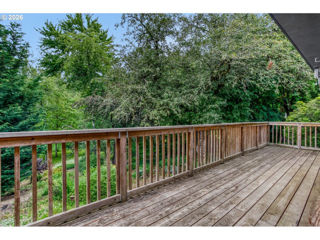 8015 Sw FAIRWAY Dr, Portland, OR 97225