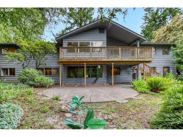 8015 Sw FAIRWAY Dr, Portland, OR 97225