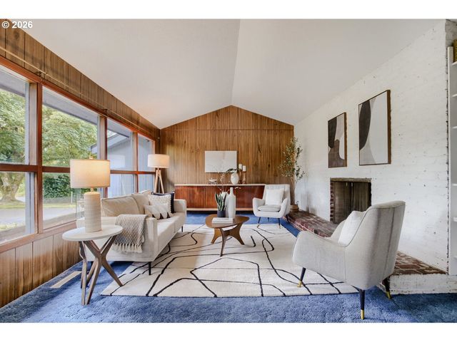 8015 Sw FAIRWAY Dr, Portland, OR 97225