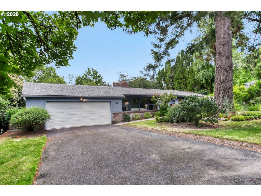 8015 Sw FAIRWAY Dr, Portland, OR 97225