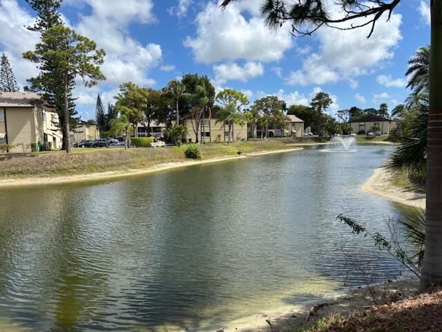 340 Pine Ridge Circle B-1, Greenacres, FL 33463