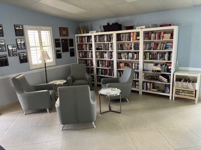 340 Pine Ridge Circle B-1, Greenacres, FL 33463