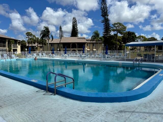 340 Pine Ridge Circle B-1, Greenacres, FL 33463