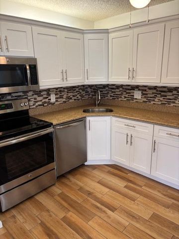 340 Pine Ridge Circle B-1, Greenacres, FL 33463