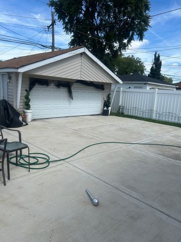 2816 W 85th Street, Chicago, IL 60652