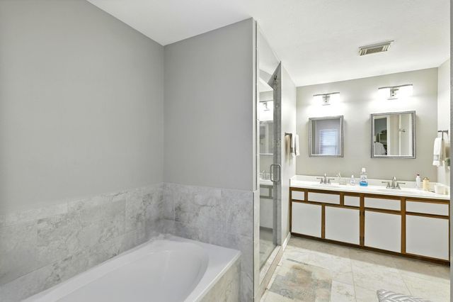 1723 Oak Valley Drive, Kemah, TX 77565