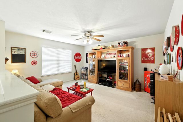 1723 Oak Valley Drive, Kemah, TX 77565