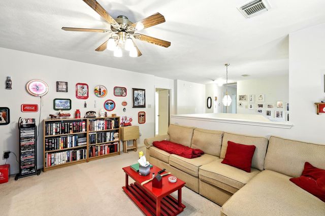 1723 Oak Valley Drive, Kemah, TX 77565