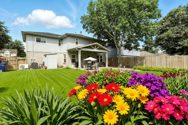 1723 Oak Valley Drive, Kemah, TX 77565