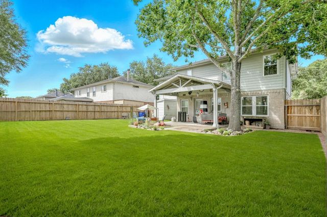 1723 Oak Valley Drive, Kemah, TX 77565