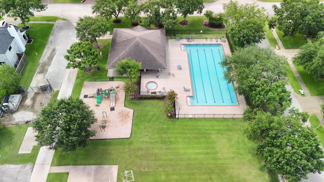 1723 Oak Valley Drive, Kemah, TX 77565