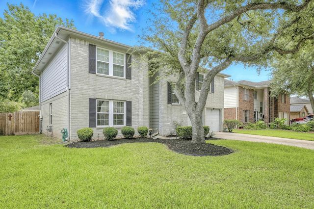 1723 Oak Valley Drive, Kemah, TX 77565
