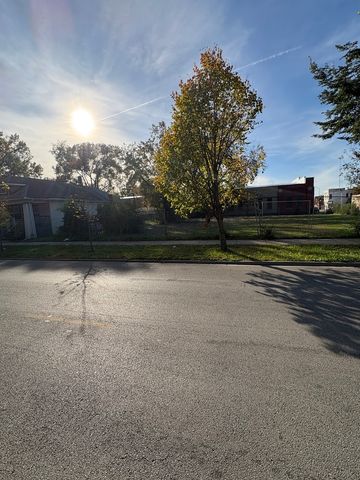 5900 S Loomis Boulevard, Chicago, IL 60636