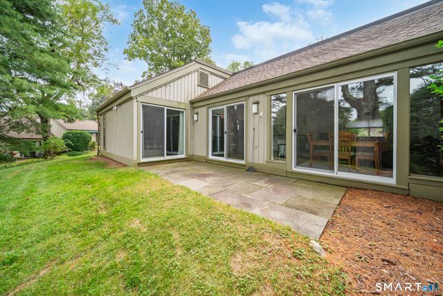 616 Heritage Village B, Southbury, CT 06488