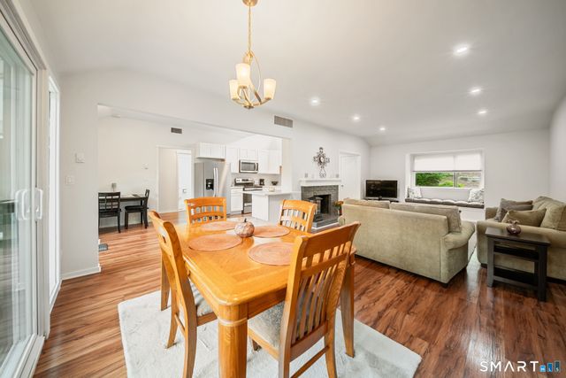 616 Heritage Village B, Southbury, CT 06488