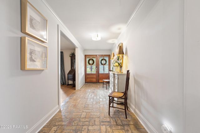 309 Lakeside Drive, Lafayette, LA 70508