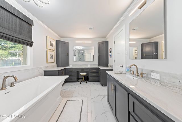 309 Lakeside Drive, Lafayette, LA 70508