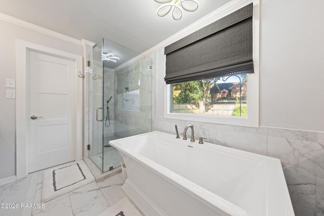 309 Lakeside Drive, Lafayette, LA 70508