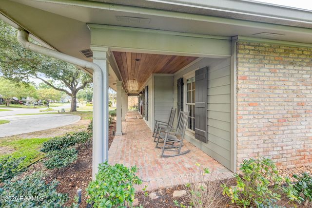 309 Lakeside Drive, Lafayette, LA 70508