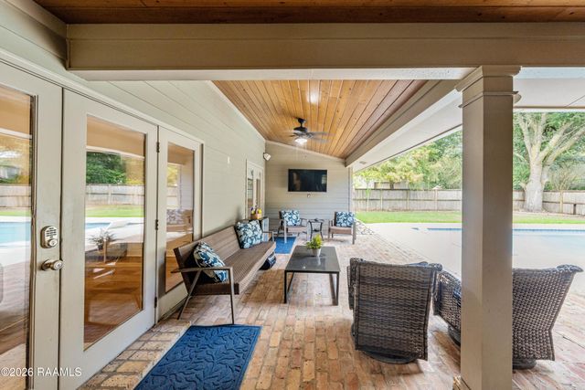 309 Lakeside Drive, Lafayette, LA 70508