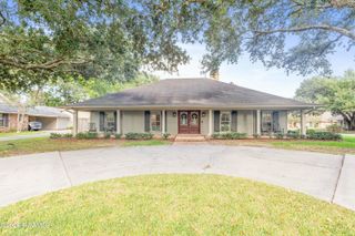 309 Lakeside Drive, Lafayette, LA 70508