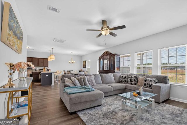 235 Deerfield Drive NE, Ludowici, GA 31316