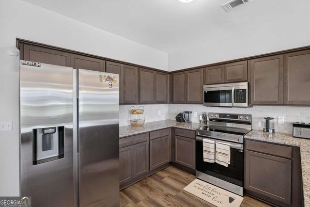 235 Deerfield Drive NE, Ludowici, GA 31316
