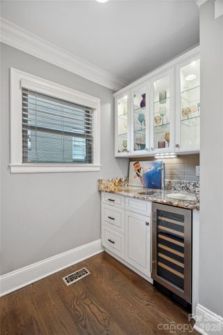 3220 Commonwealth Avenue, Charlotte, NC 28205