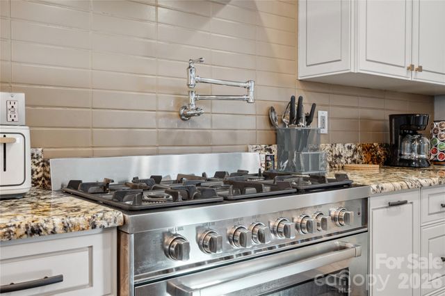 3220 Commonwealth Avenue, Charlotte, NC 28205