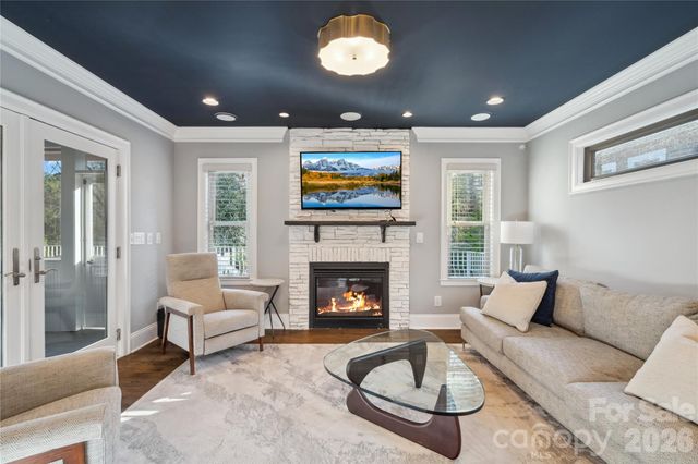 3220 Commonwealth Avenue, Charlotte, NC 28205