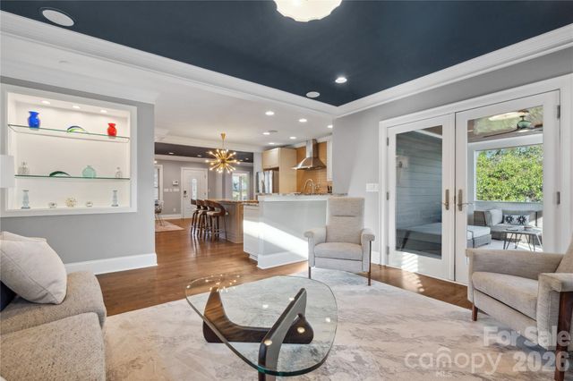 3220 Commonwealth Avenue, Charlotte, NC 28205