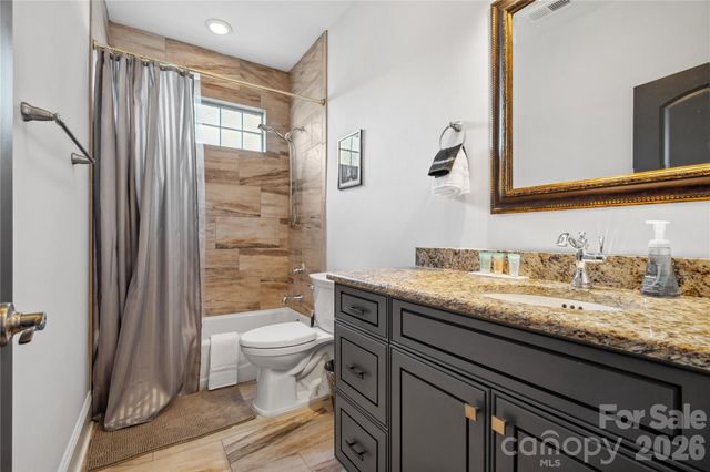 3220 Commonwealth Avenue, Charlotte, NC 28205