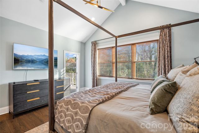 3220 Commonwealth Avenue, Charlotte, NC 28205