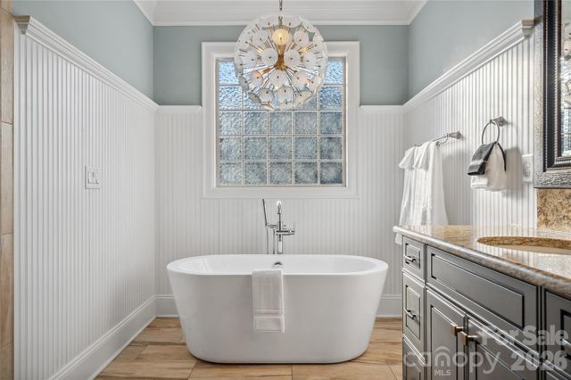 3220 Commonwealth Avenue, Charlotte, NC 28205