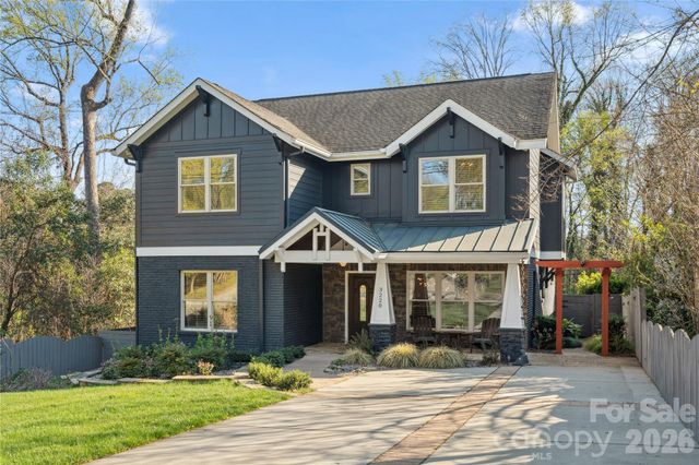 3220 Commonwealth Avenue, Charlotte, NC 28205