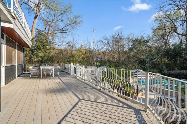 3220 Commonwealth Avenue, Charlotte, NC 28205