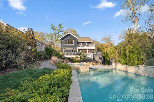 3220 Commonwealth Avenue, Charlotte, NC 28205