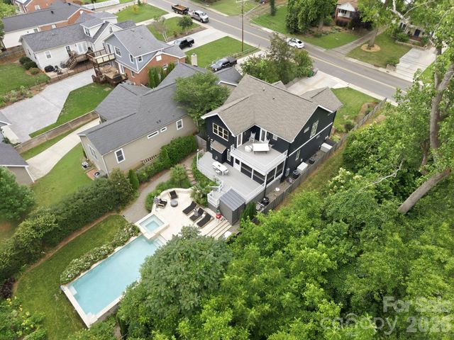 3220 Commonwealth Avenue, Charlotte, NC 28205