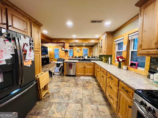 722 Floyd Springs, Armuchee, GA 30105