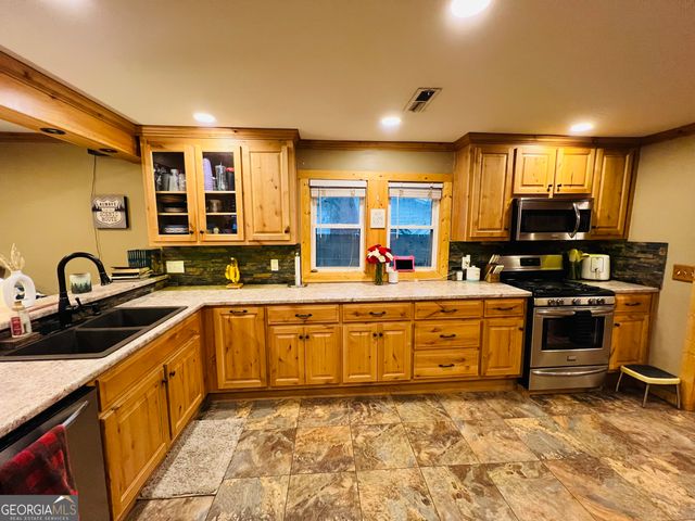 722 Floyd Springs, Armuchee, GA 30105