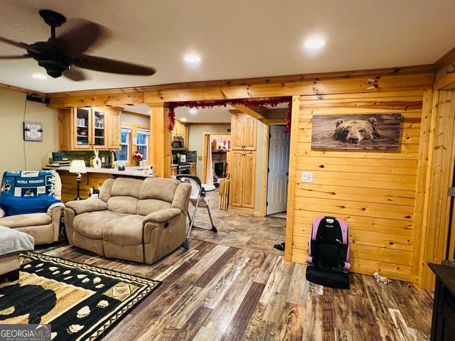 722 Floyd Springs, Armuchee, GA 30105